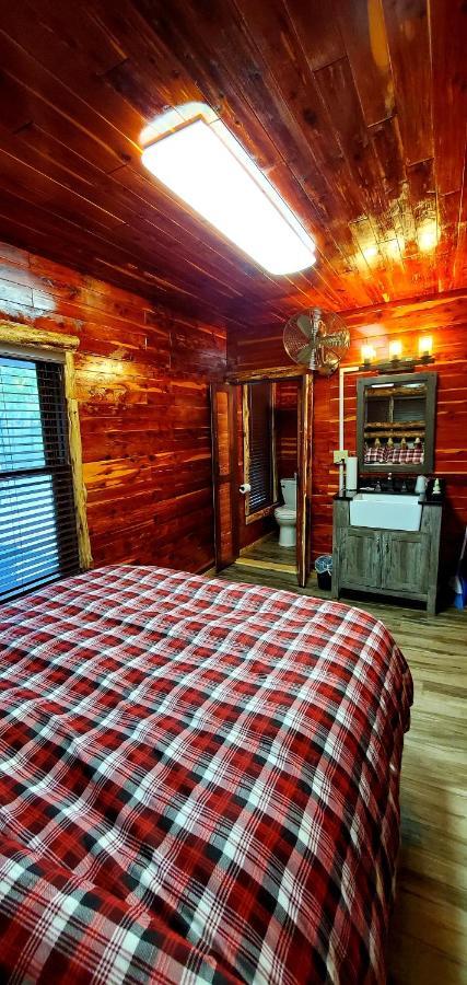 Log Cabin Inn ユリーカ・スプリングス エクステリア 写真