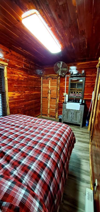 Log Cabin Inn ユリーカ・スプリングス エクステリア 写真