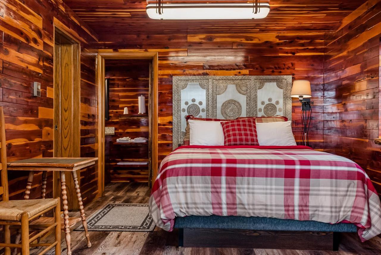 Log Cabin Inn ユリーカ・スプリングス エクステリア 写真