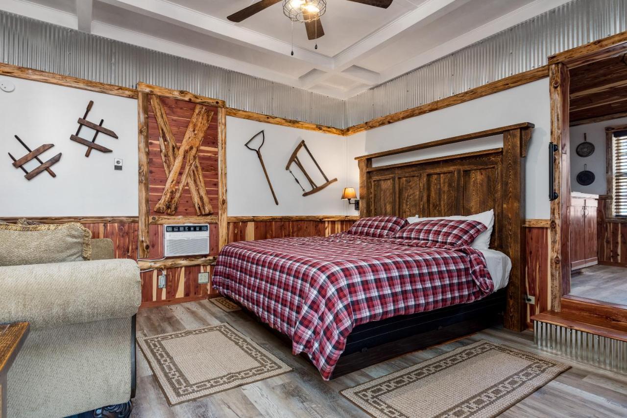 Log Cabin Inn ユリーカ・スプリングス エクステリア 写真