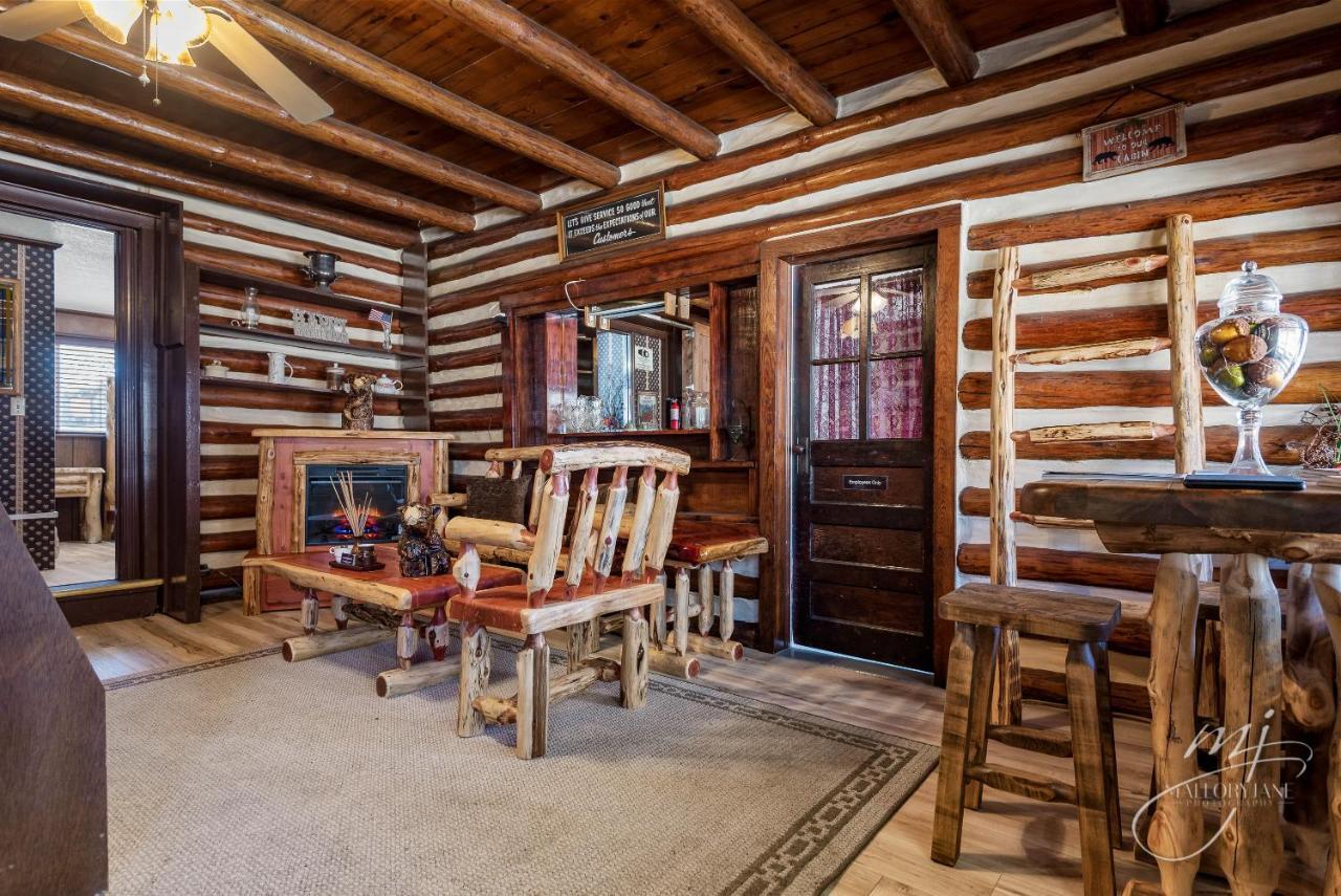 Log Cabin Inn ユリーカ・スプリングス エクステリア 写真
