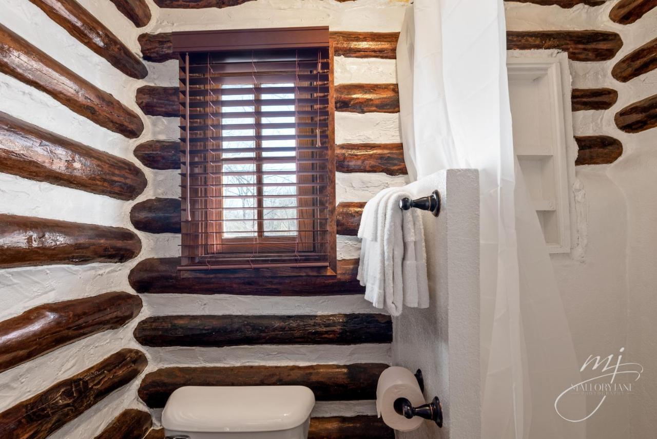 Log Cabin Inn ユリーカ・スプリングス エクステリア 写真