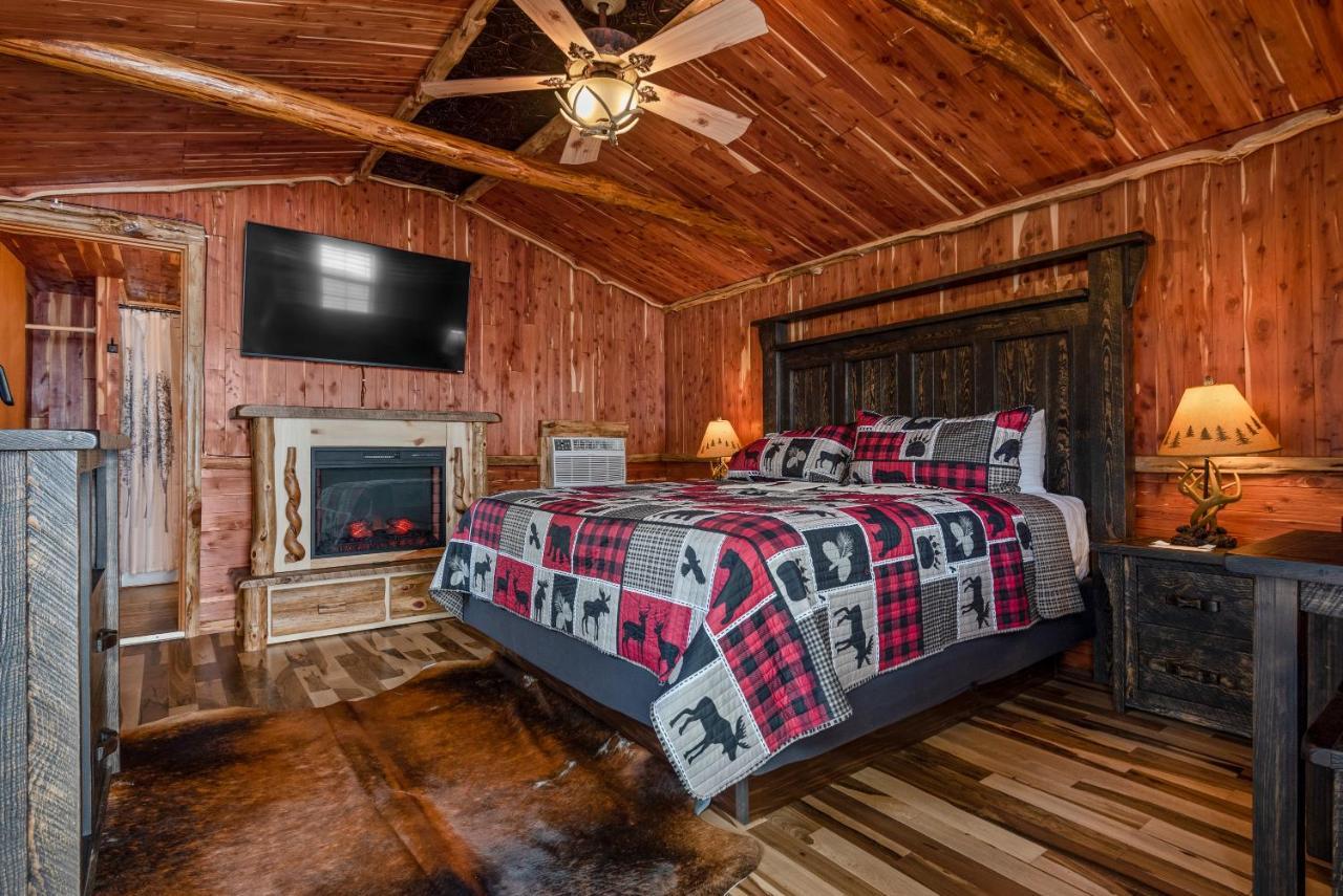 Log Cabin Inn ユリーカ・スプリングス エクステリア 写真