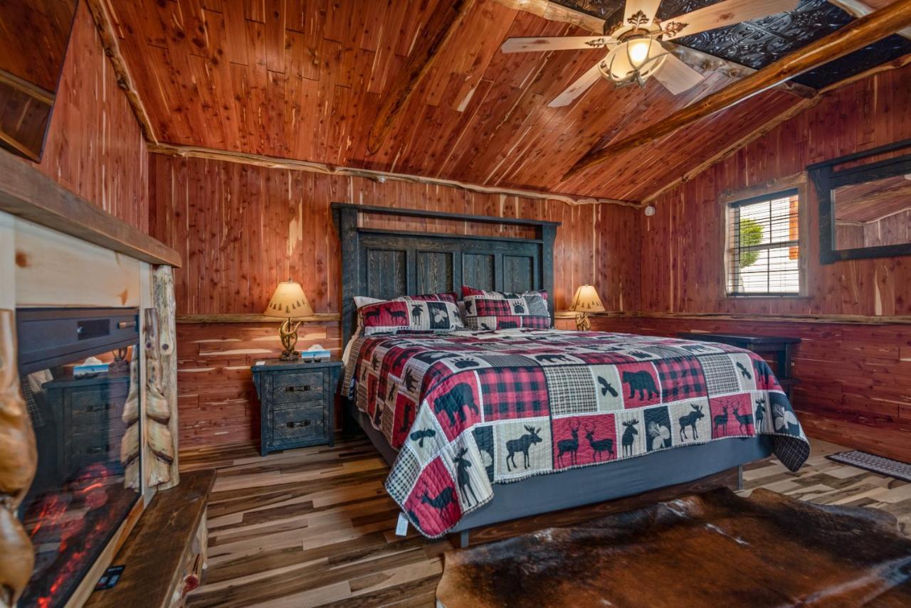 Log Cabin Inn ユリーカ・スプリングス エクステリア 写真
