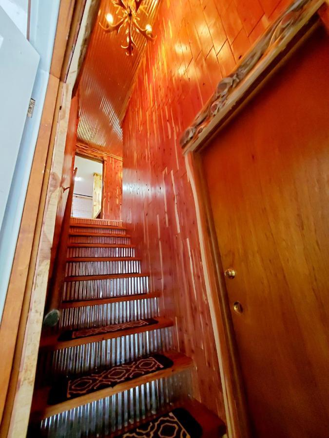 Log Cabin Inn ユリーカ・スプリングス エクステリア 写真