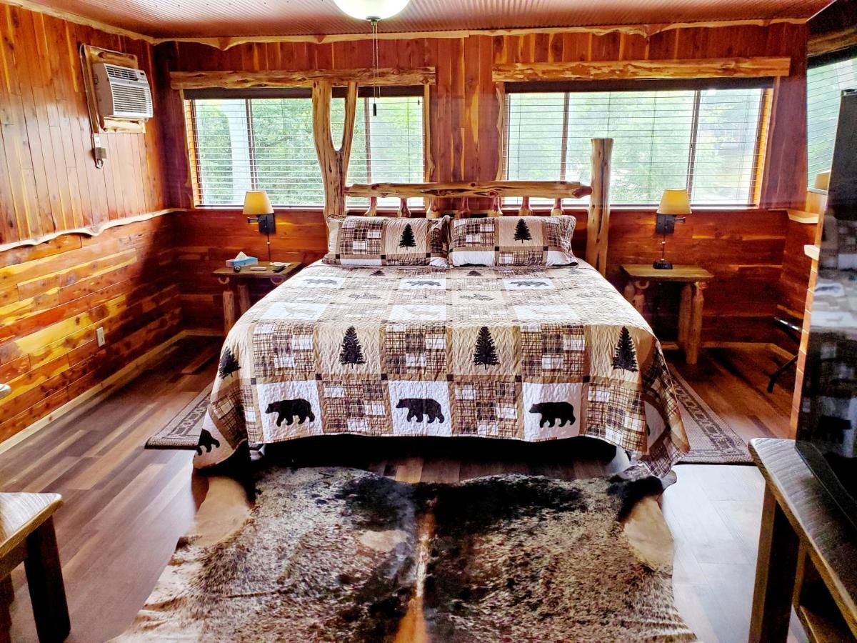 Log Cabin Inn ユリーカ・スプリングス エクステリア 写真