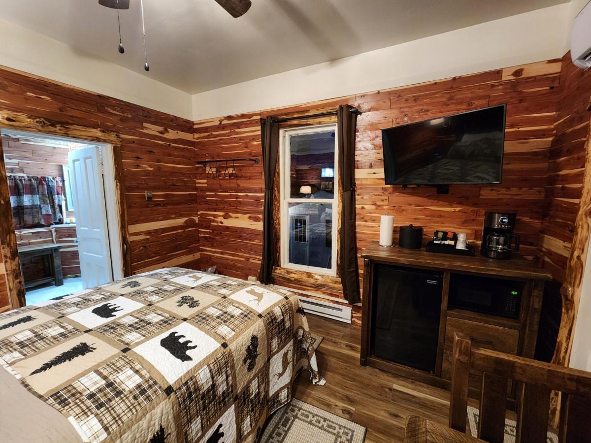 Log Cabin Inn ユリーカ・スプリングス エクステリア 写真
