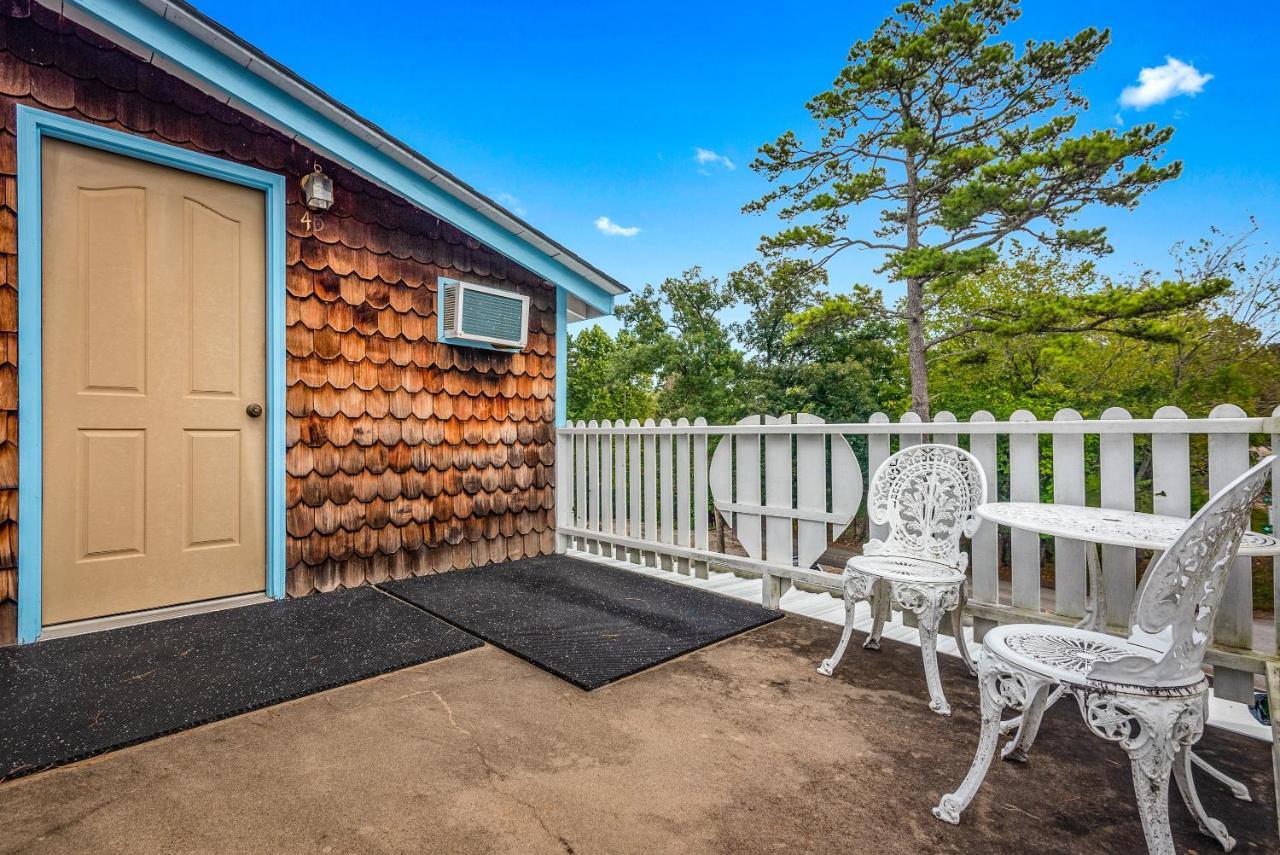 Log Cabin Inn ユリーカ・スプリングス エクステリア 写真
