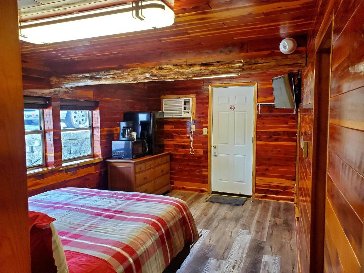 Log Cabin Inn ユリーカ・スプリングス エクステリア 写真
